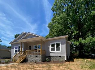 611 Kendall St, Eden, NC 27288