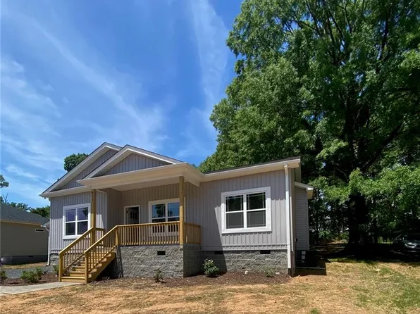 611 Kendall St, Eden, NC 27288