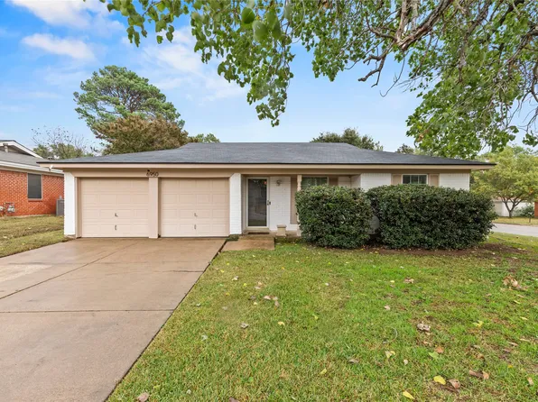 6950 Crabtree Ln, North Richland Hills, TX 76182