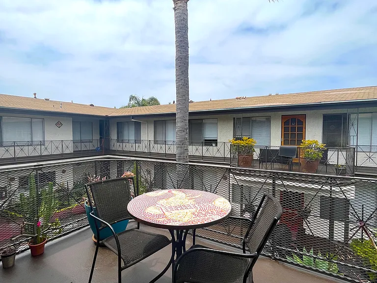 2121 Placentia Ave #E — Photo 22