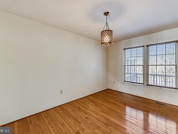 5th image of 4617 Luxberry Dr