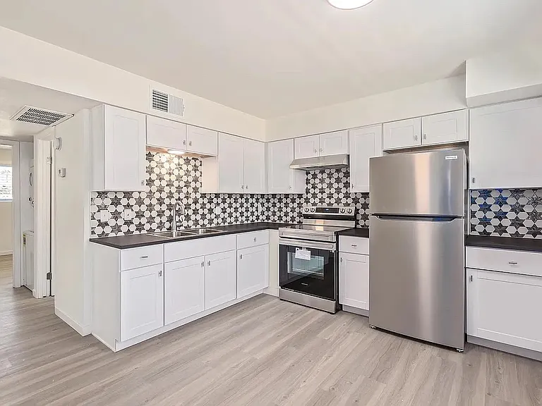 1808 N 31st St #5 — Photo 2