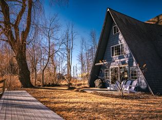 207 Bluebird Dr, Sturgeon Bay, WI 54235