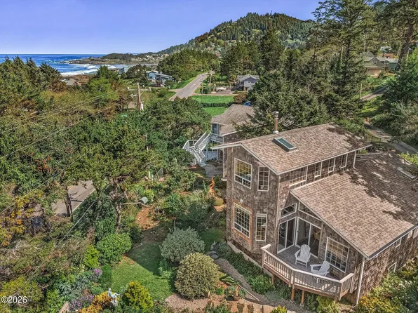 647 Pacific View Dr, Yachats, OR 97498