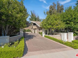 16101 Valley Meadow Pl, Encino, CA 91436