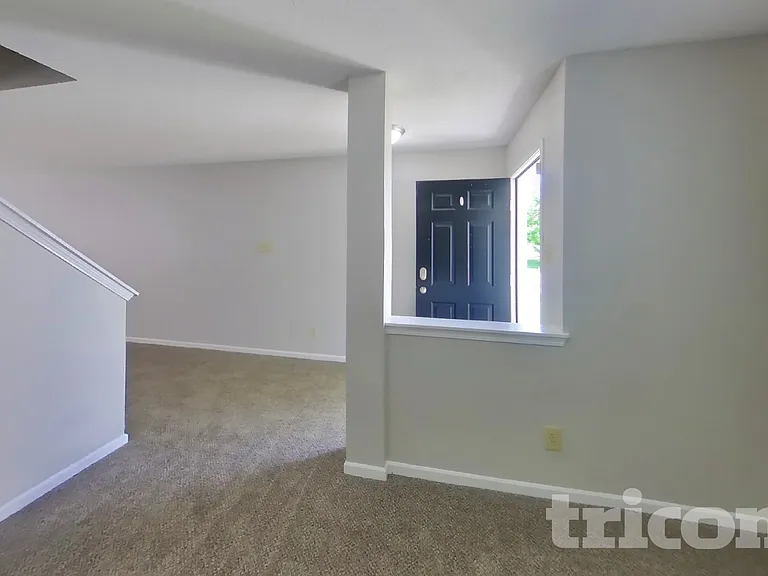 10904 Wymm Ln — Photo 17