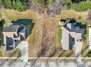 1503 RED OAK DRIVE, Hartford, WI 53027