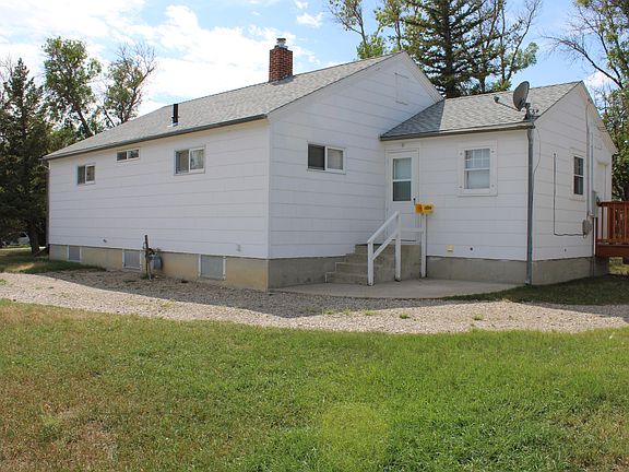 2nd image of 501 2nd St NE
