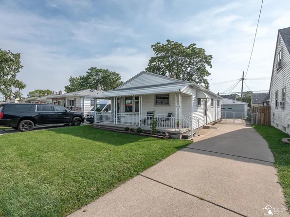 14617 Richmond St, Southgate, MI 48195
