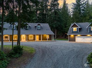 694 Plum Creek Ln, Coupeville, WA 98239