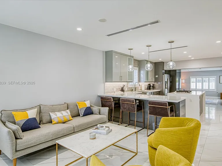 1239 Washington St — Photo 13