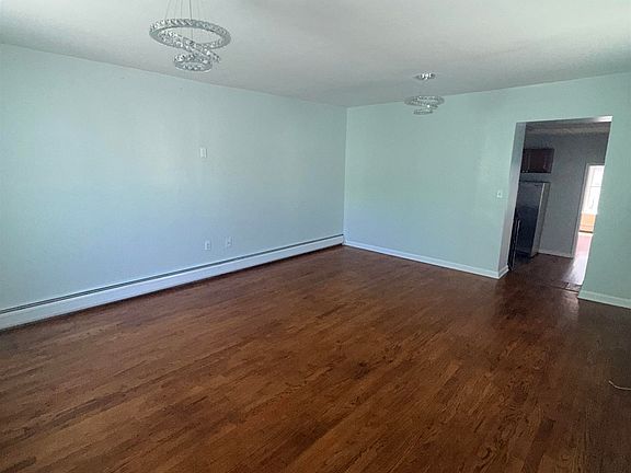 3rd image of 171 New York Ave #2
