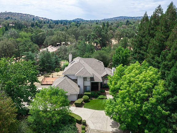 2nd image of 1361 Oak Creek Ct