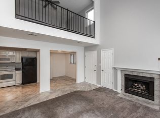 5174 Hollow Wood Ct APT D, Saint Louis, MO 63128