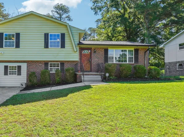 8760 Homewood Dr, Riverdale, GA 30274