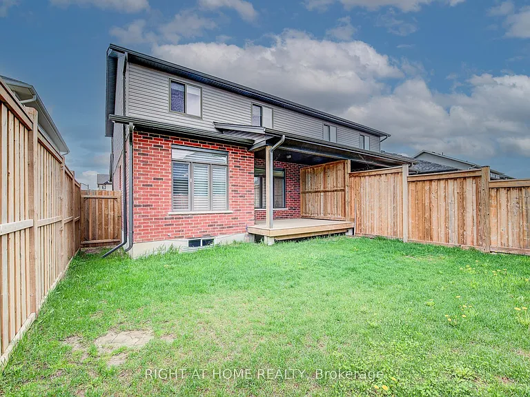 138 Woodberry Cres — Photo 46