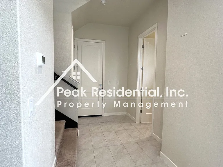 3283 Warbler Ct — Photo 11