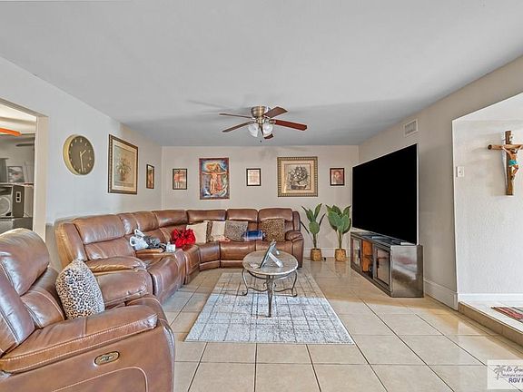 5th image of 15 Ripple Creek Cir
