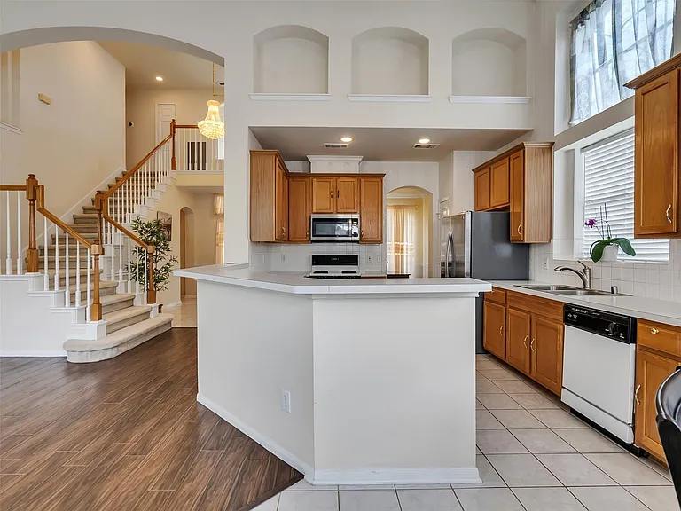 13315 Georgetown Dr — Photo 10