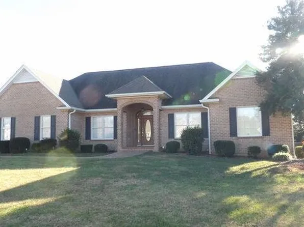 178 Meadow Brook Cir, Danville, VA 24541