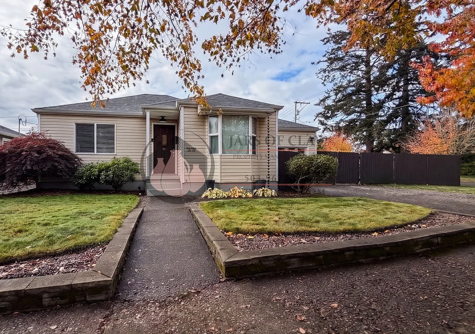 Move-In Ready 2-Bedroom Residence | Near Englewood Park & Downtown Salem — Photo 1