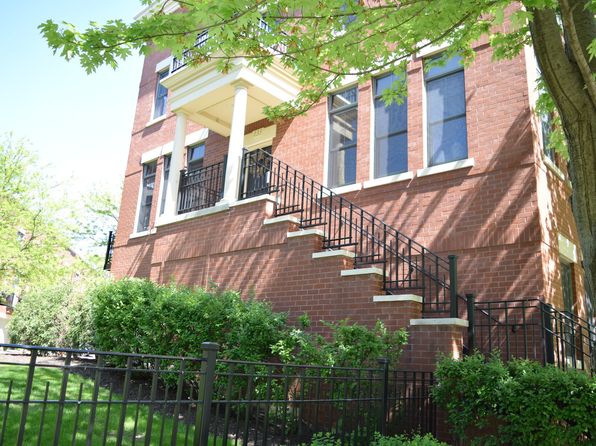 133 S Grove Ave, Elgin, IL 60120