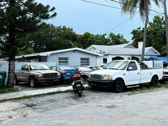 4th image of 6220 NE Miami Pl
