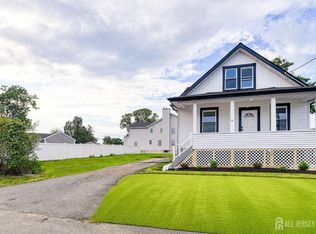 27 Elm St, Edison, NJ 08817