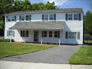 1st image of 827 Expressway Dr