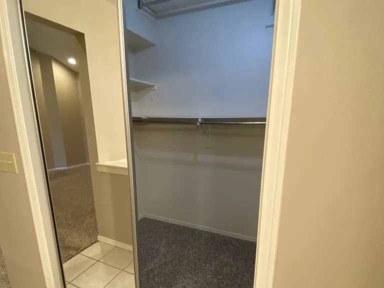 9038 Hillside Dr — Photo 15
