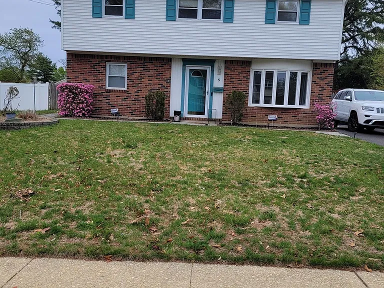 5 Peachtree Rd — Photo 1