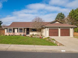 776 Delsie Dr, Grants Pass, OR 97527