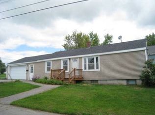 8 Garcelon St, Lewiston, ME 04240