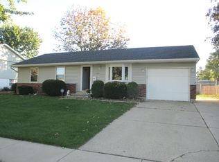 415 Lacy Ave, Streamwood, IL 60107