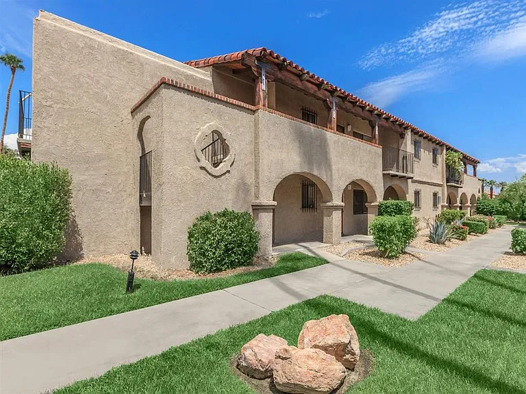 San Jacinto RC Apartments — Photo 33