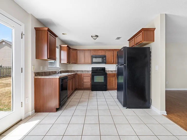 137 May Apple Dr — Photo 4