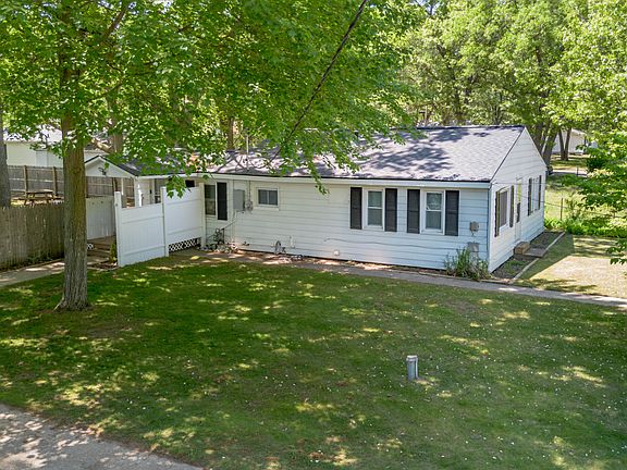 5th image of 1341 E Summit Ave