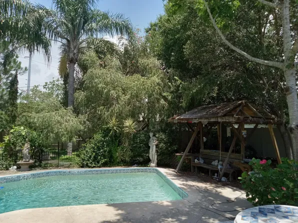 1981 Byram Dr, Clearwater, FL 33755