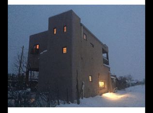 618 Nelson Ln, Taos, NM 87571