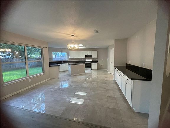 2nd image of 3152 Pine Valley Dr