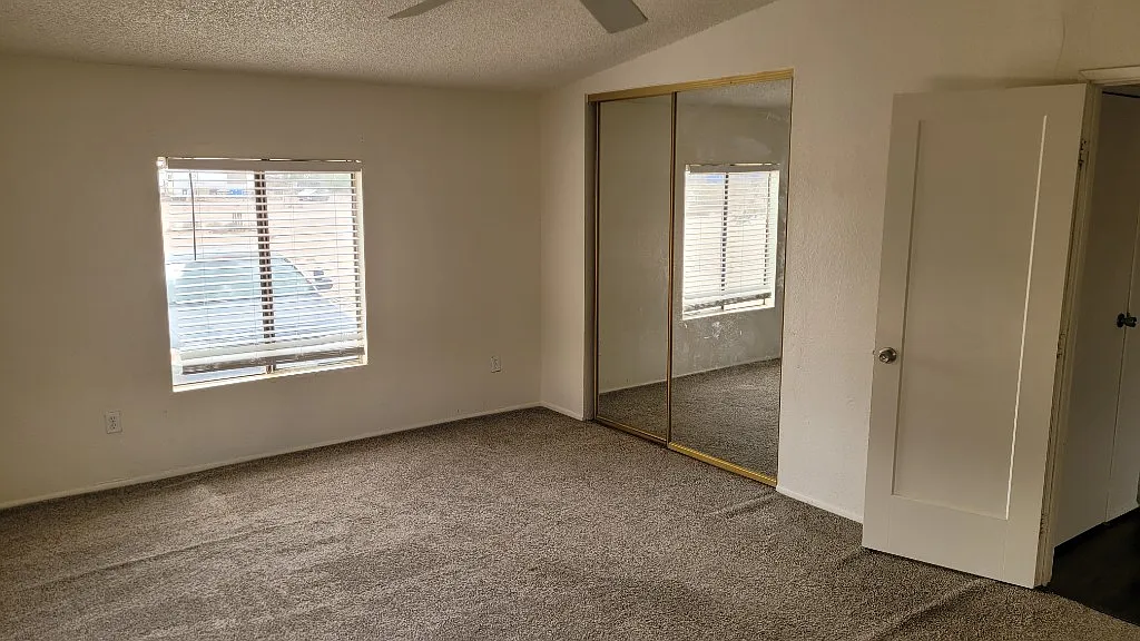 4 bed, 2.0 bath, 2128 sqft, $1,795 — Photo 3