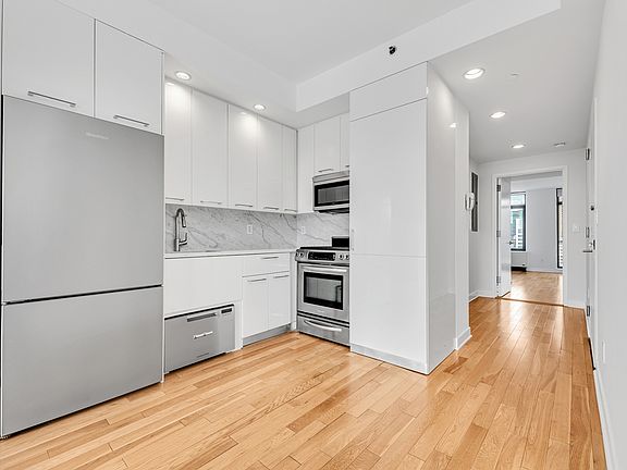 5th image of 49 E 34th St #30A
