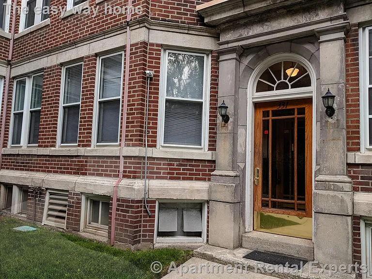 331 Harvard St — Photo 5