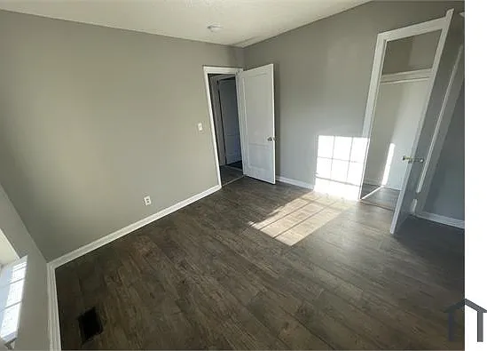 225 Evergreen St — Photo 4