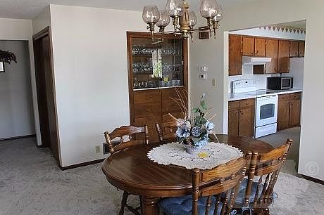 4th image of 12 Amery Circle Dr