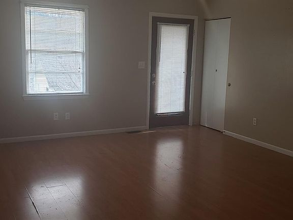 3rd image of 18 Winston Ave