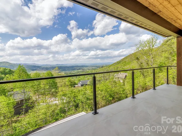 134 View Ridge Pkwy, Leicester, NC 28748