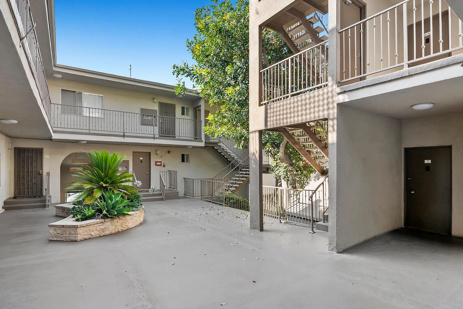 Rose Terrace Apartment Homes — Photo 3