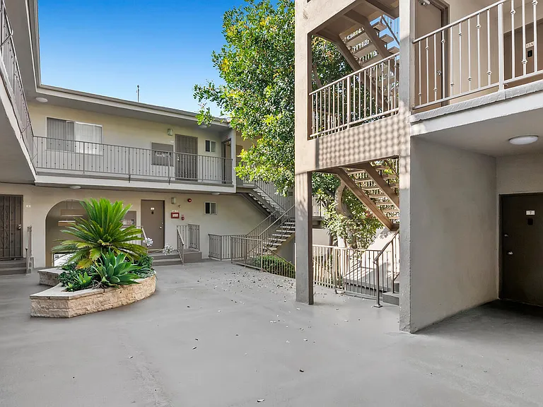 Rose Terrace Apartment Homes — Photo 3