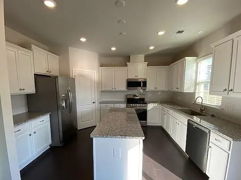 1048 Winnett Dr — Photo 21